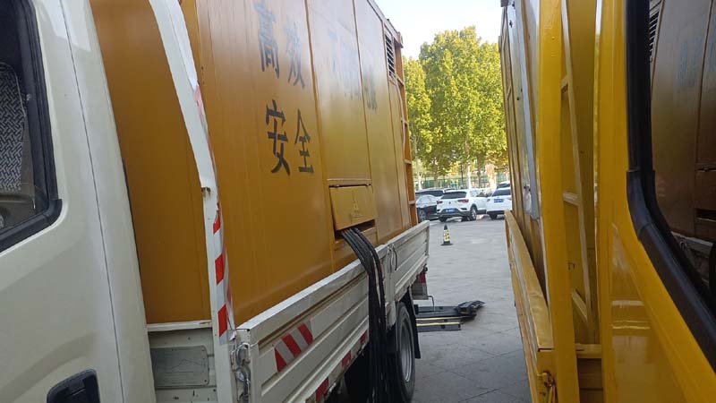 路南如何判断柴油发电机组和UPS电源的切换时间是否符合要求？